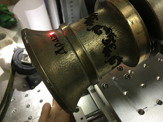 Гравировка на радиусных изделиях