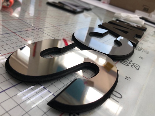 Эмблема Scania