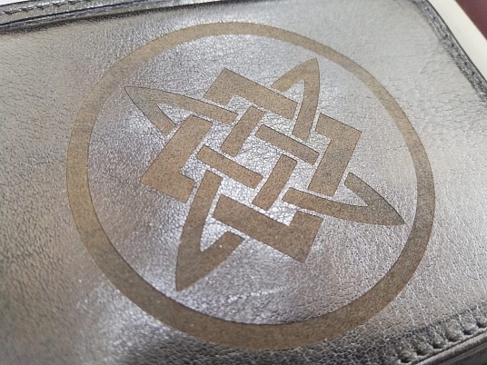 Гравировка на коже