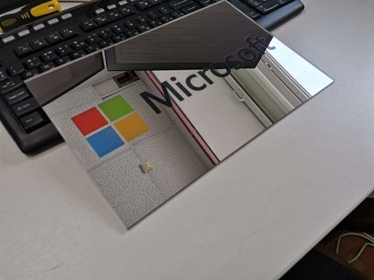 Зеркальная табличка с гравировкой и УФ печатью